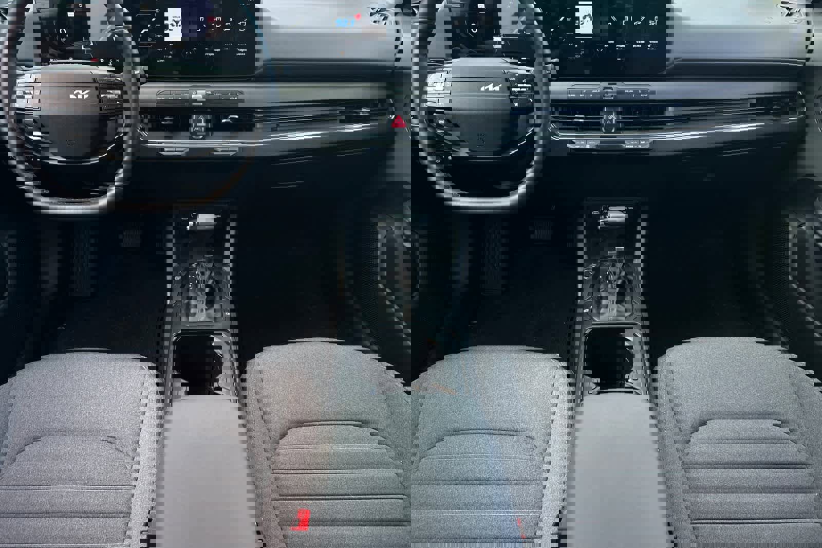 Used 2025 Kia K4 EX image 4