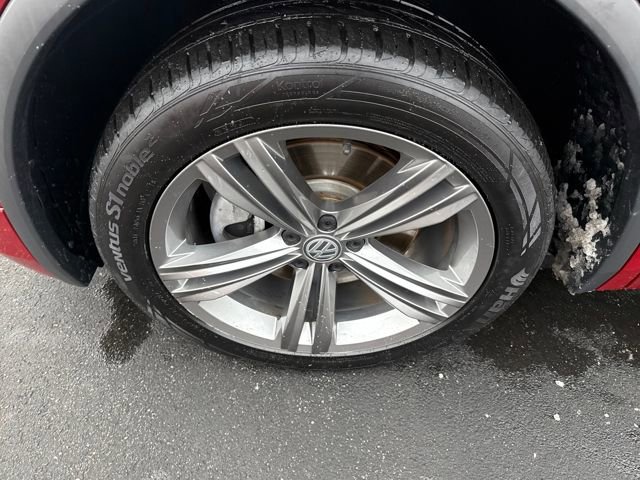 Used 2019 Volkswagen Tiguan SE image 11