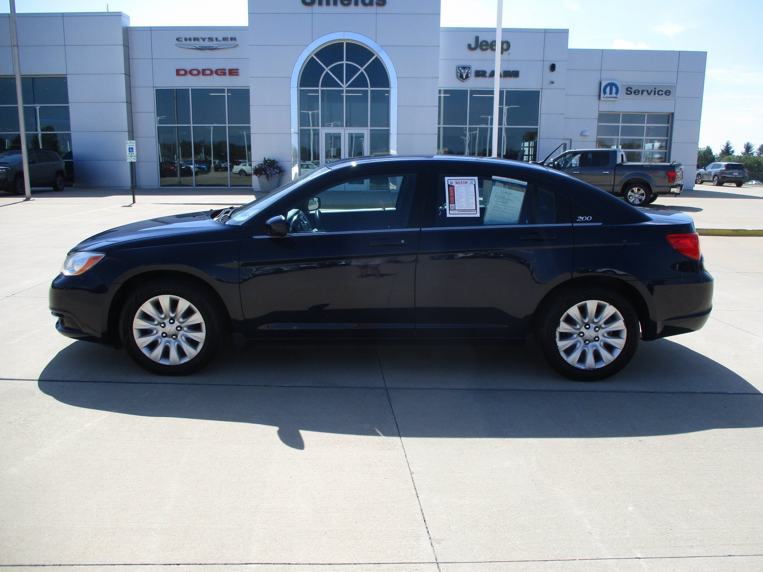 Used 2014 Chrysler 200 LX FWD image 2