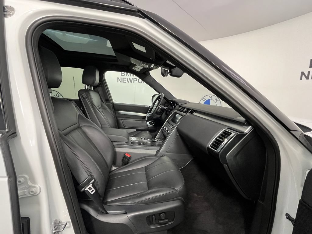 Used 2020 Land Rover Discovery Landmark AWD/4WD image 22
