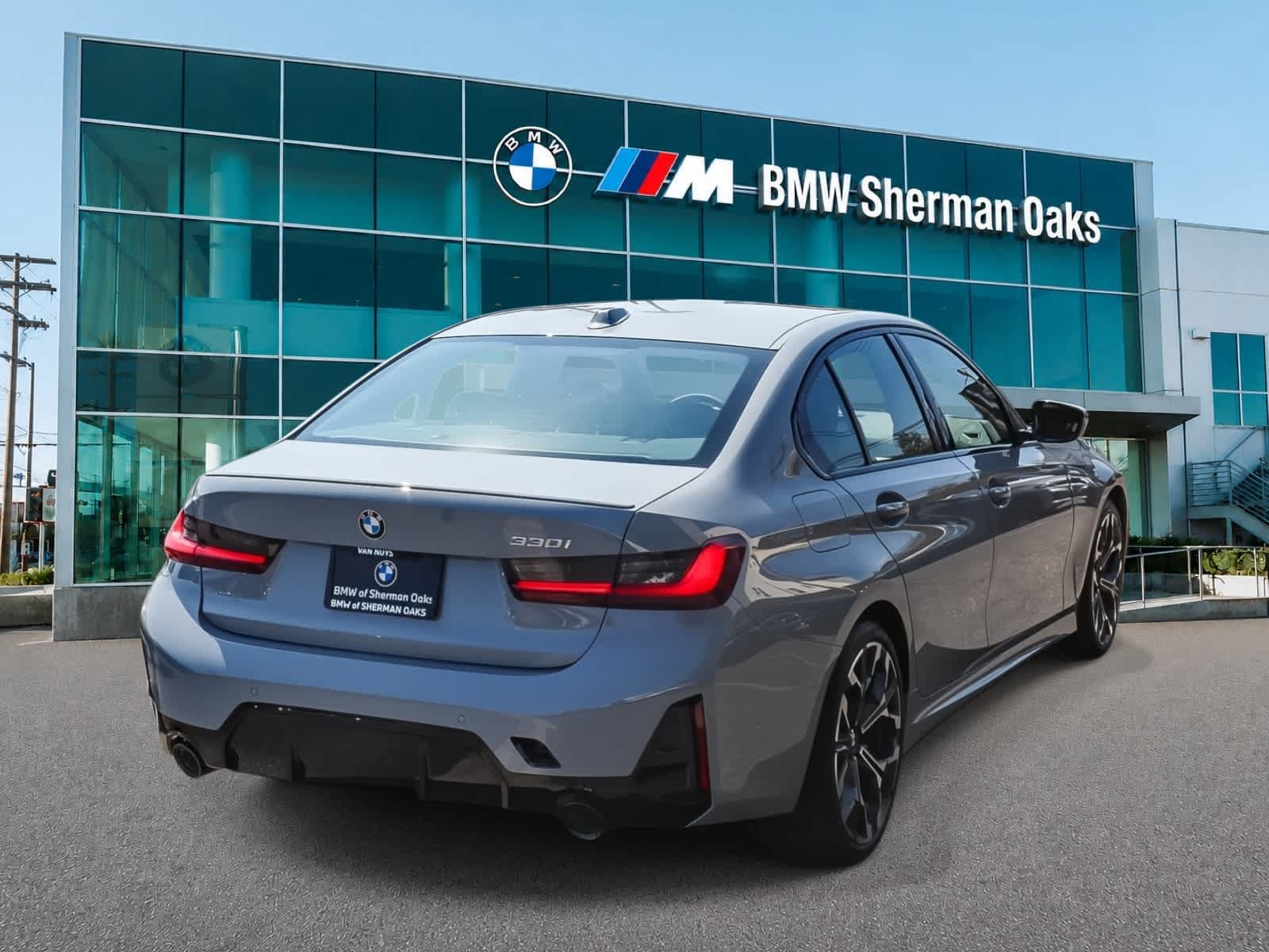 New 2026 BMW 330i Sedan w/ M Sport Package RWD image 4