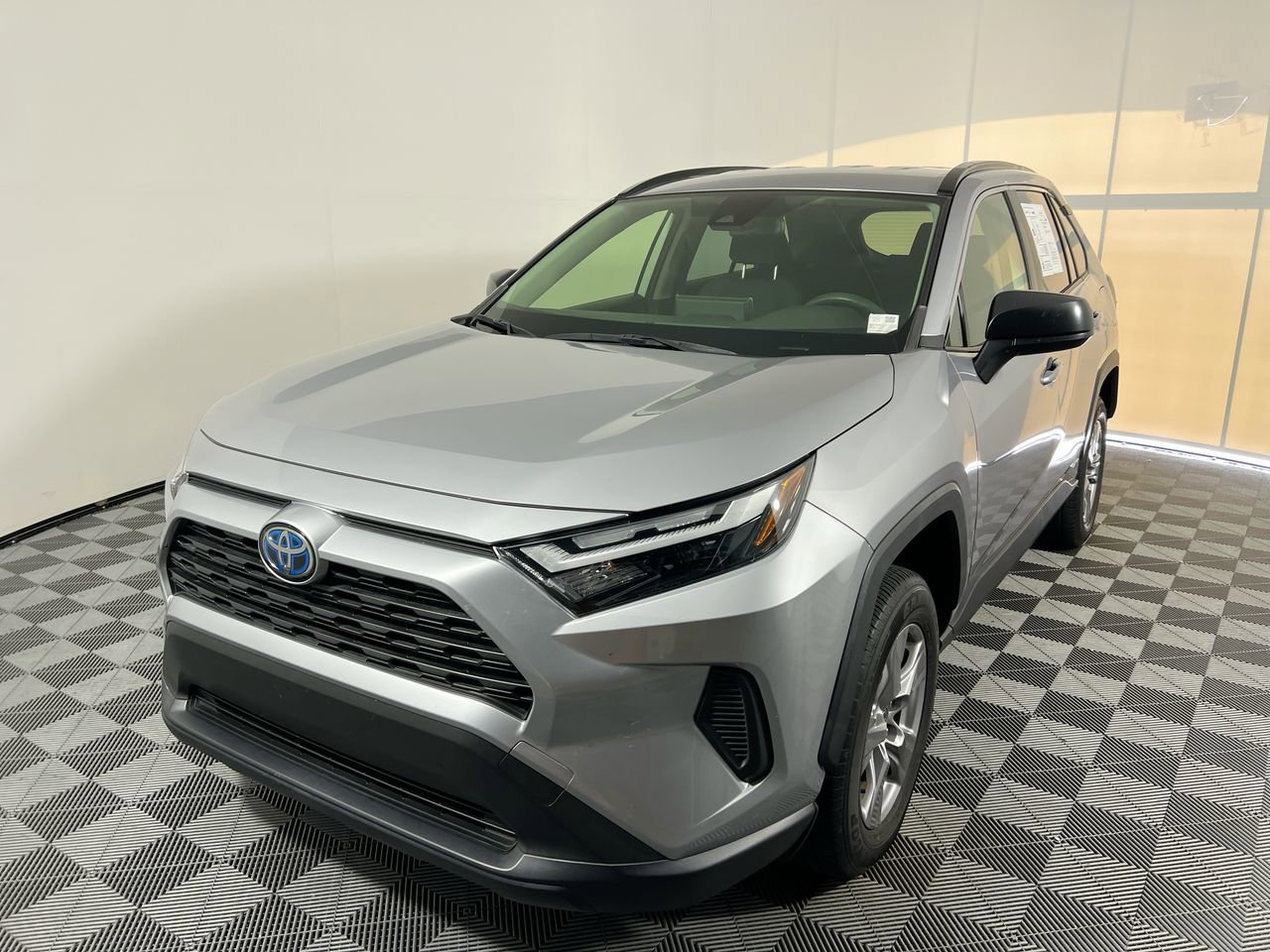 Used 2023 Toyota RAV4 LE AWD/4WD image 7