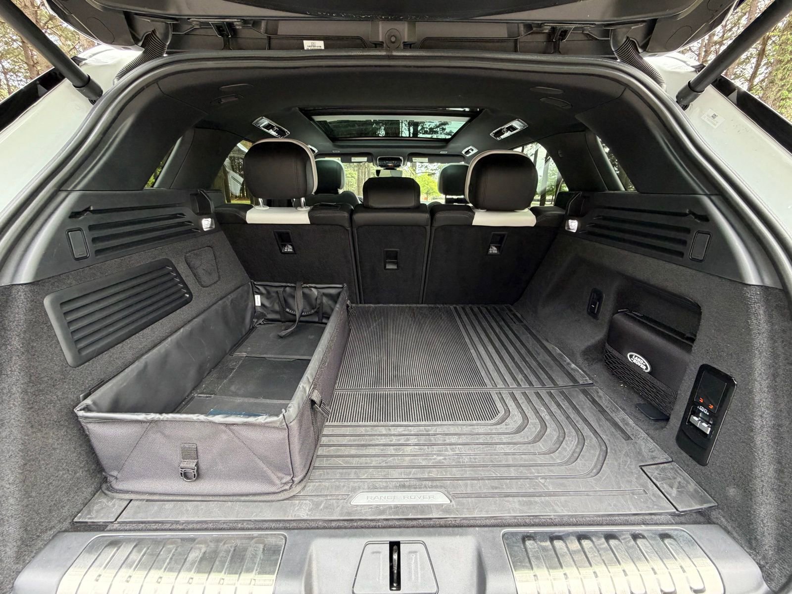 Used 2024 Land Rover Range Rover Sport Dynamic SE image 17