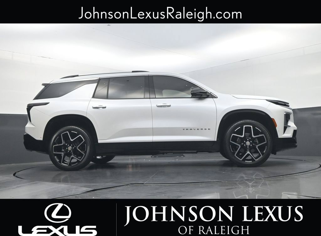Used 2025 Chevrolet Traverse High Country FWD image 20