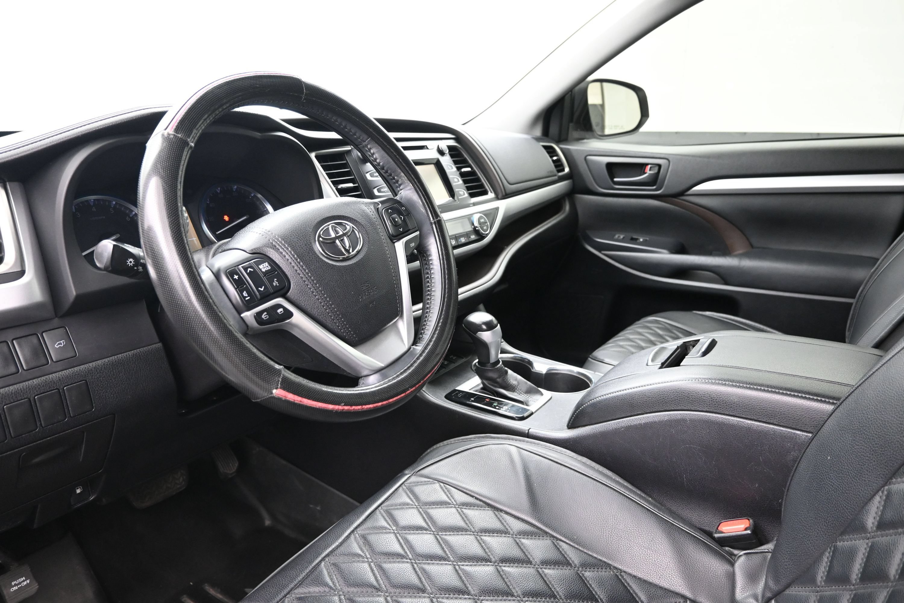Used 2015 Toyota Highlander Plus AWD/4WD image 10