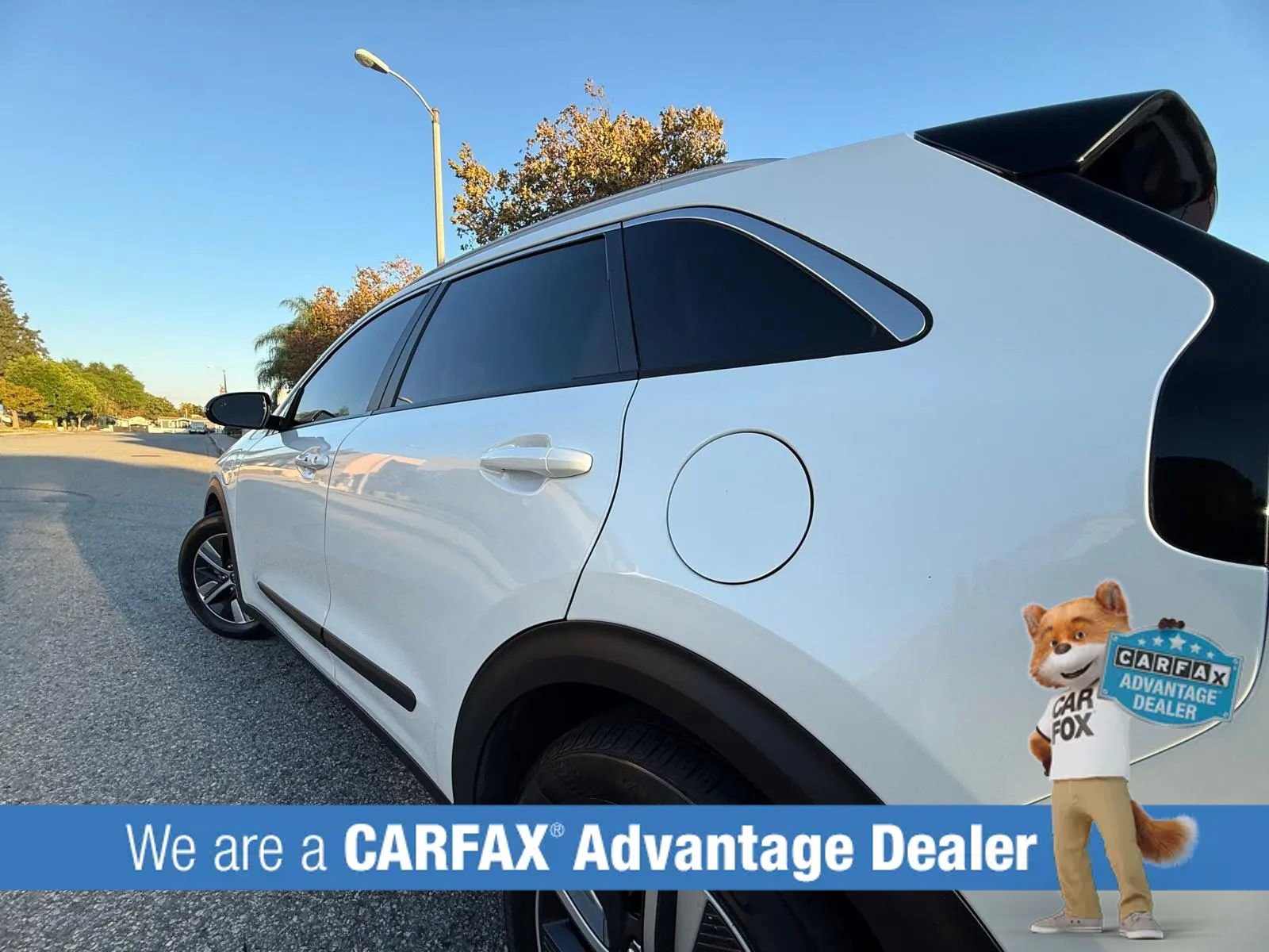Used 2021 Kia Niro EX Premium FWD image 32