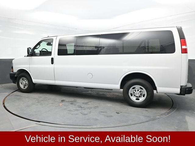Used 2024 Chevrolet Express 3500 LS RWD image 4