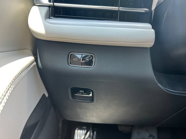 New 2026 Lincoln Navigator Reserve AWD/4WD image 34
