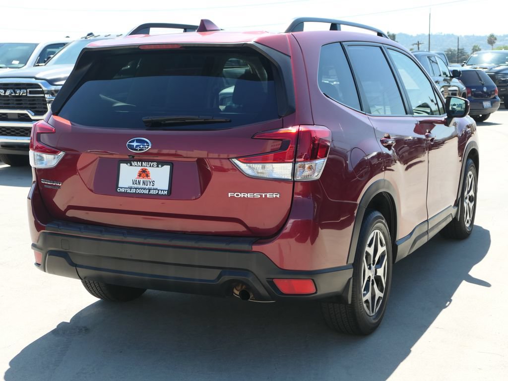 Used 2021 Subaru Forester Premium AWD/4WD image 2