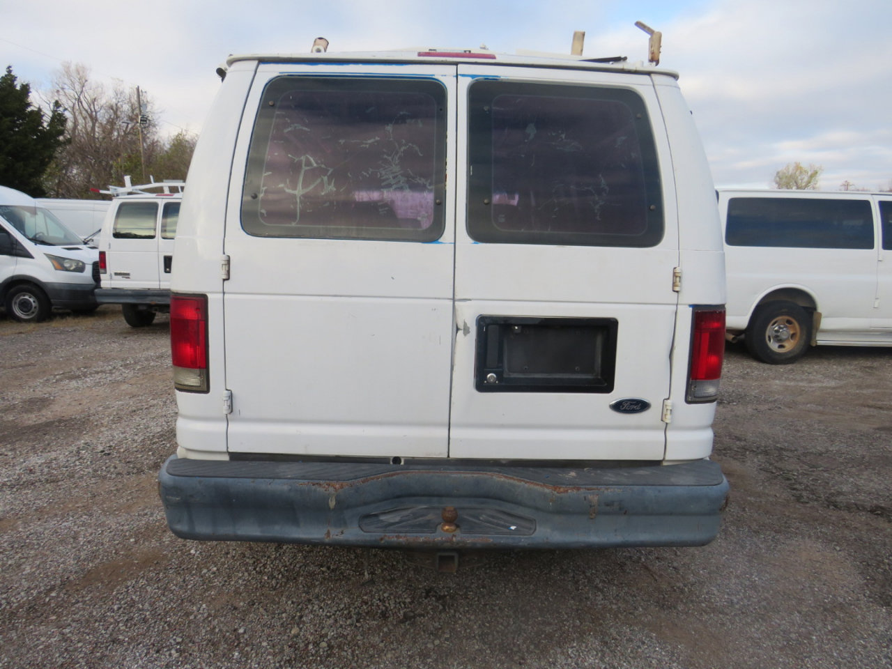 Used 2012 Ford E-250 and Econoline 250 w/ Commercial Cargo Van Pkg RWD image 6