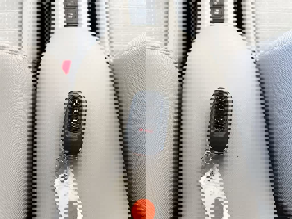 Certified 2025 Honda HR-V LX image 35