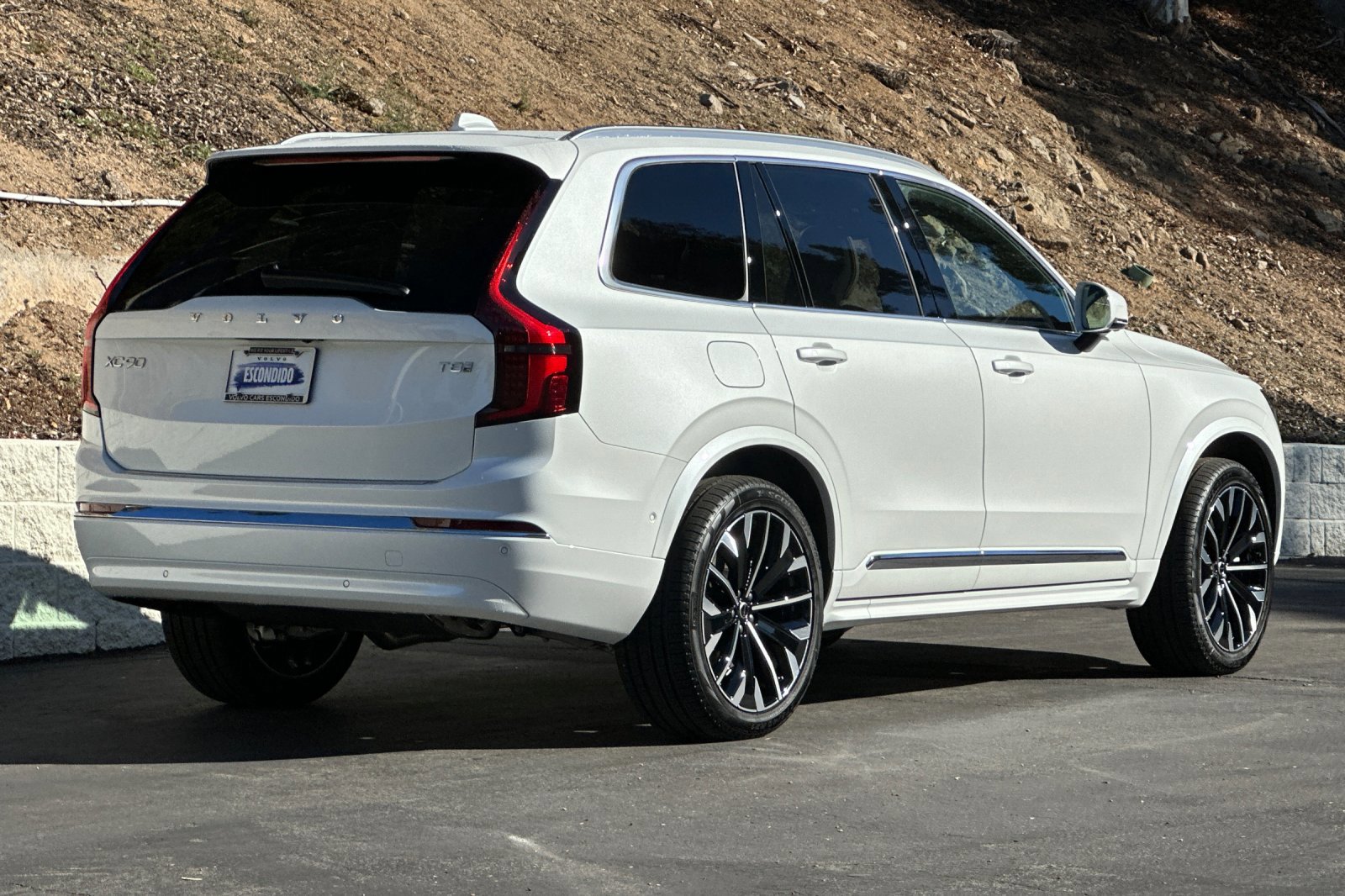 New 2026 Volvo XC90 T8 Plus image 5