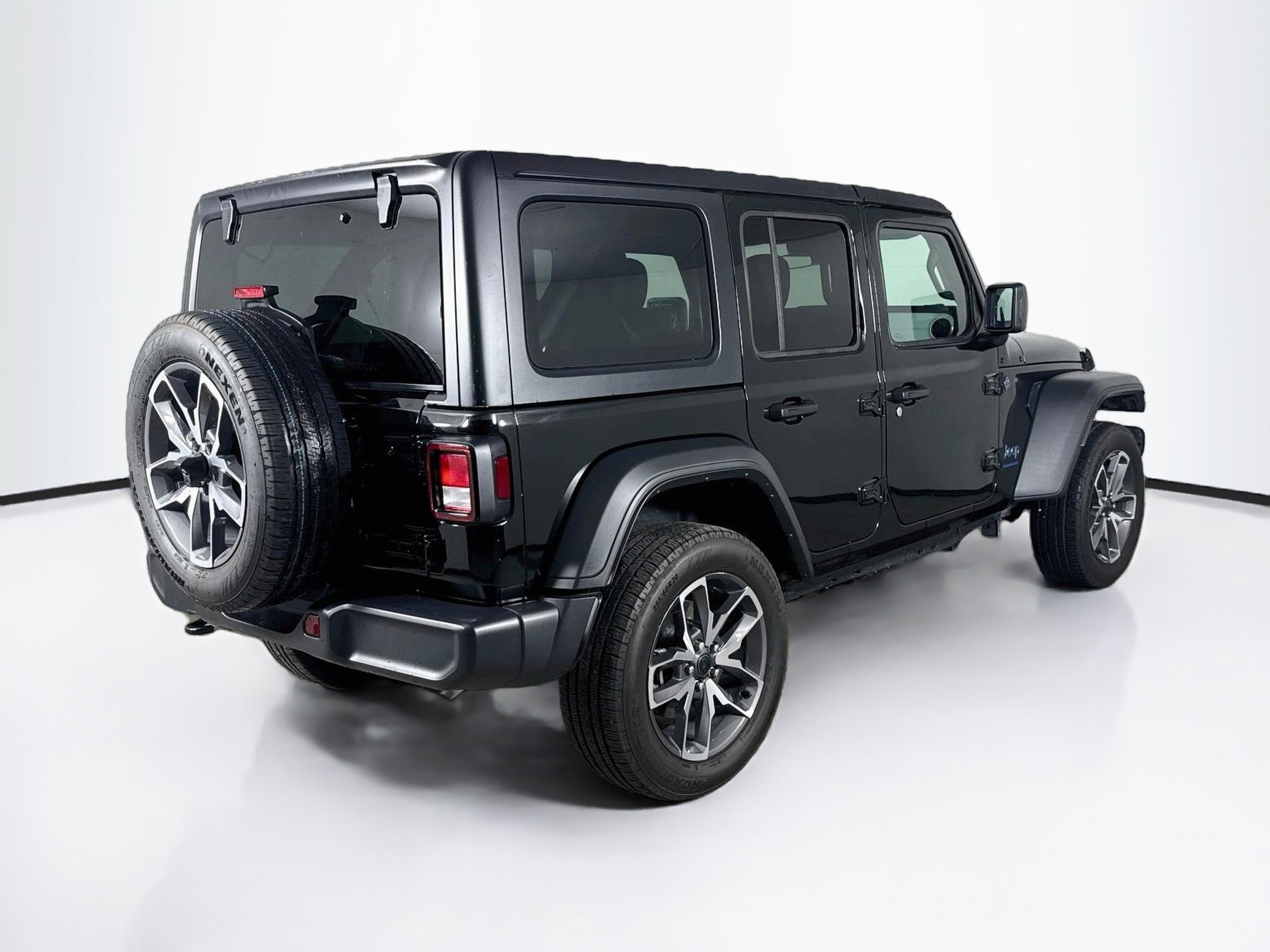 Used 2025 Jeep Wrangler Unlimited Sport S 4xe w/ Convenience Group AWD/4WD image 30