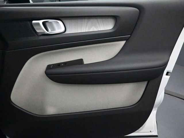 New 2026 Volvo XC40 B5 Plus w/ Protection Package Premier image 30