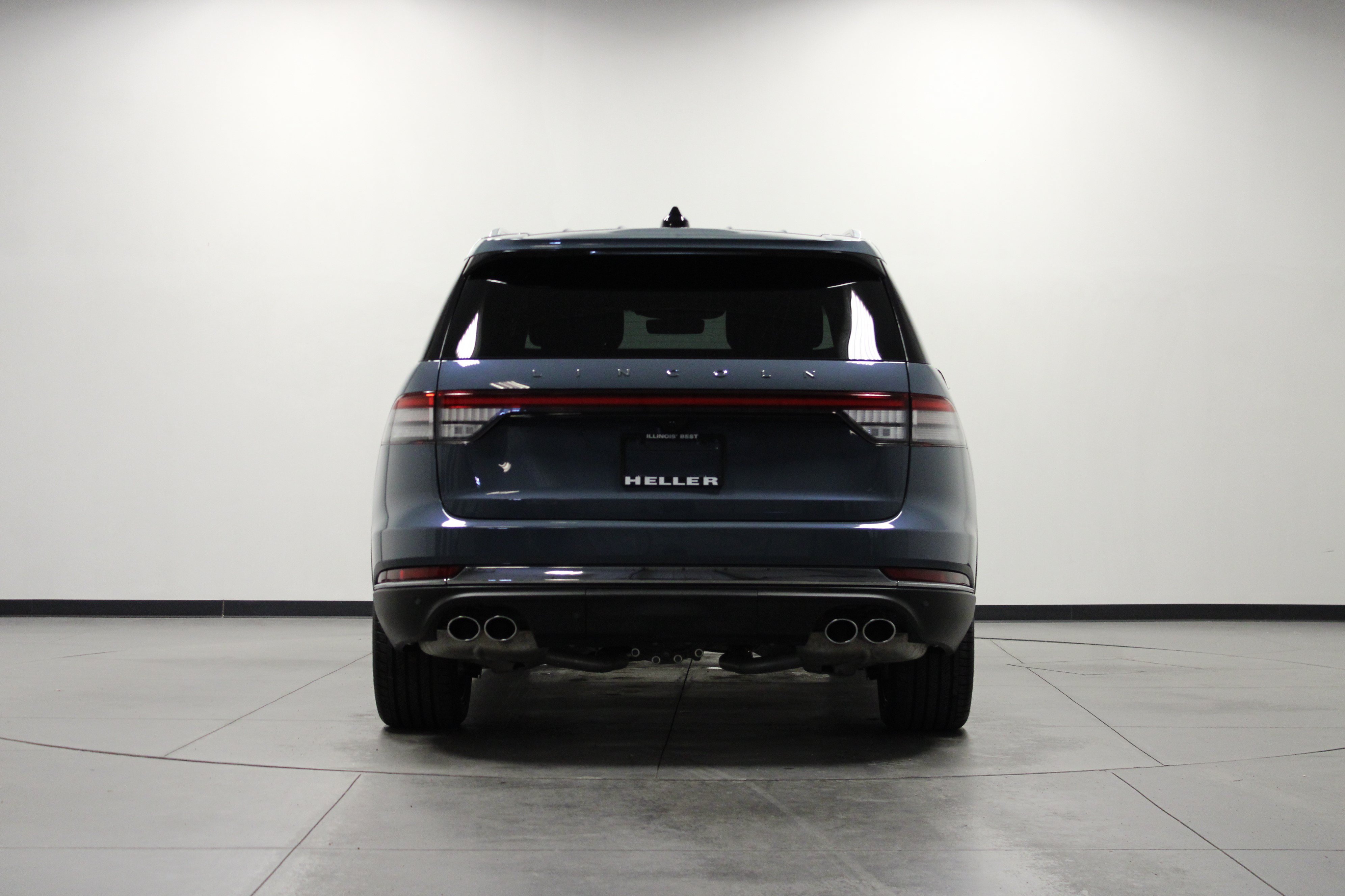 Used 2025 Lincoln Aviator Reserve w/ Luxury Package RWD image 5