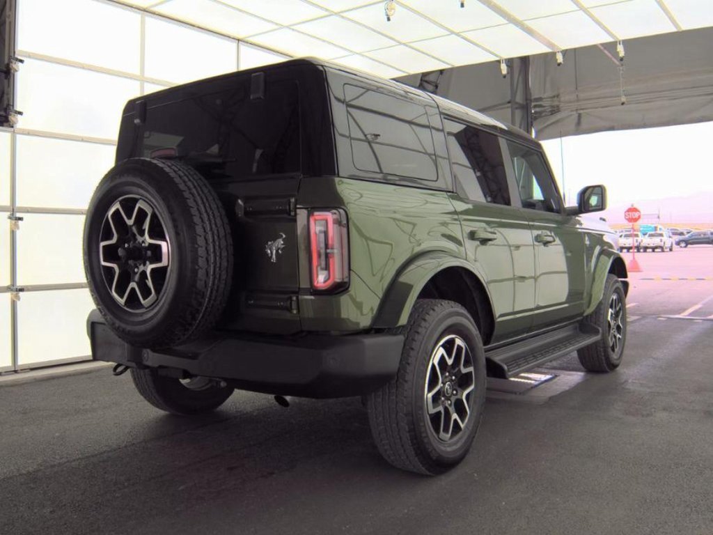 Used 2025 Ford Bronco Outer Banks image 2