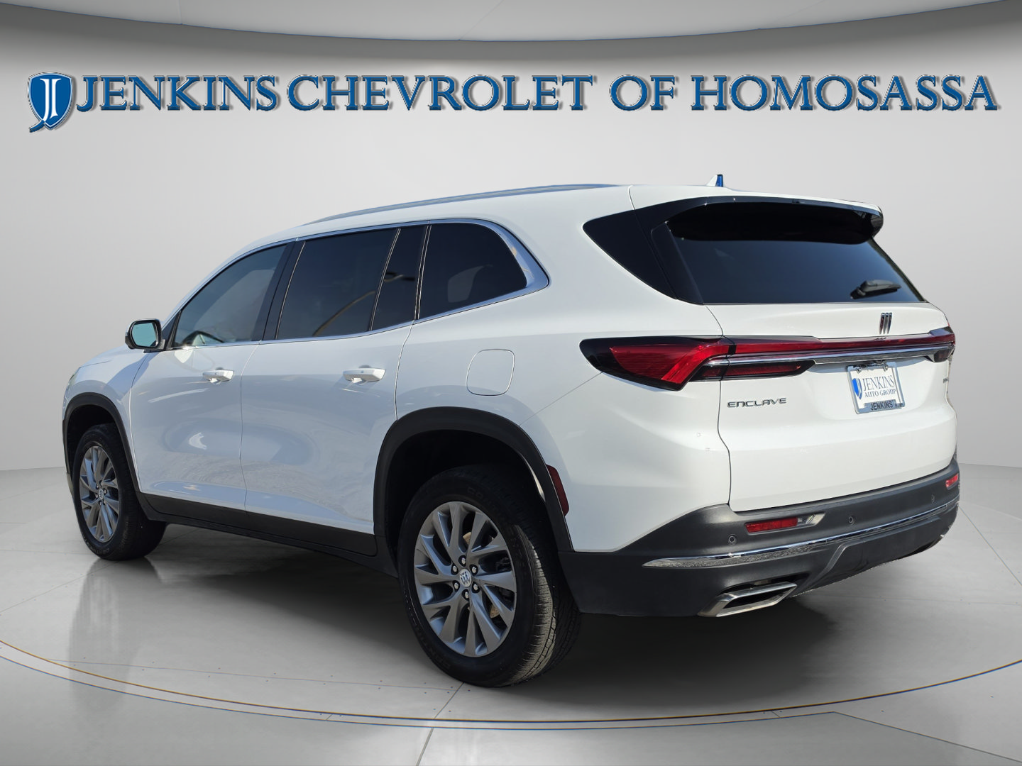 Used 2025 Buick Enclave Preferred FWD image 7