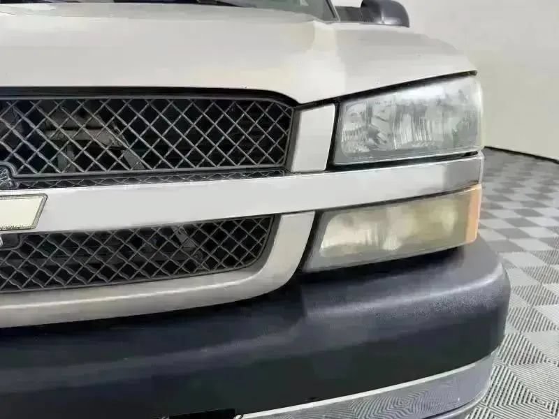Used 2004 Chevrolet Silverado 3500 2WD Crew Cab image 5