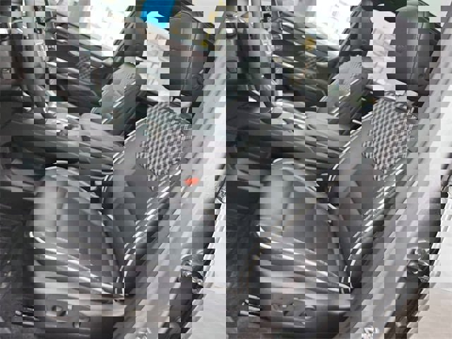 Certified 2025 GMC Acadia Denali w/ LPO, Floor Liner Package image 19