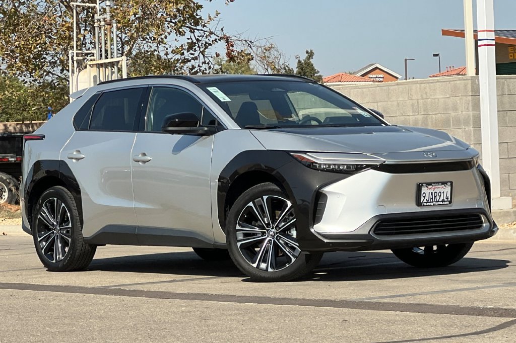 Certified 2023 Toyota bZ4X AWD image 2