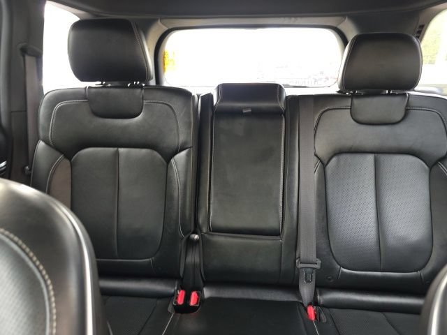 Used 2023 Jeep Grand Cherokee Overland w/ Luxury Tech Group IV AWD/4WD image 20