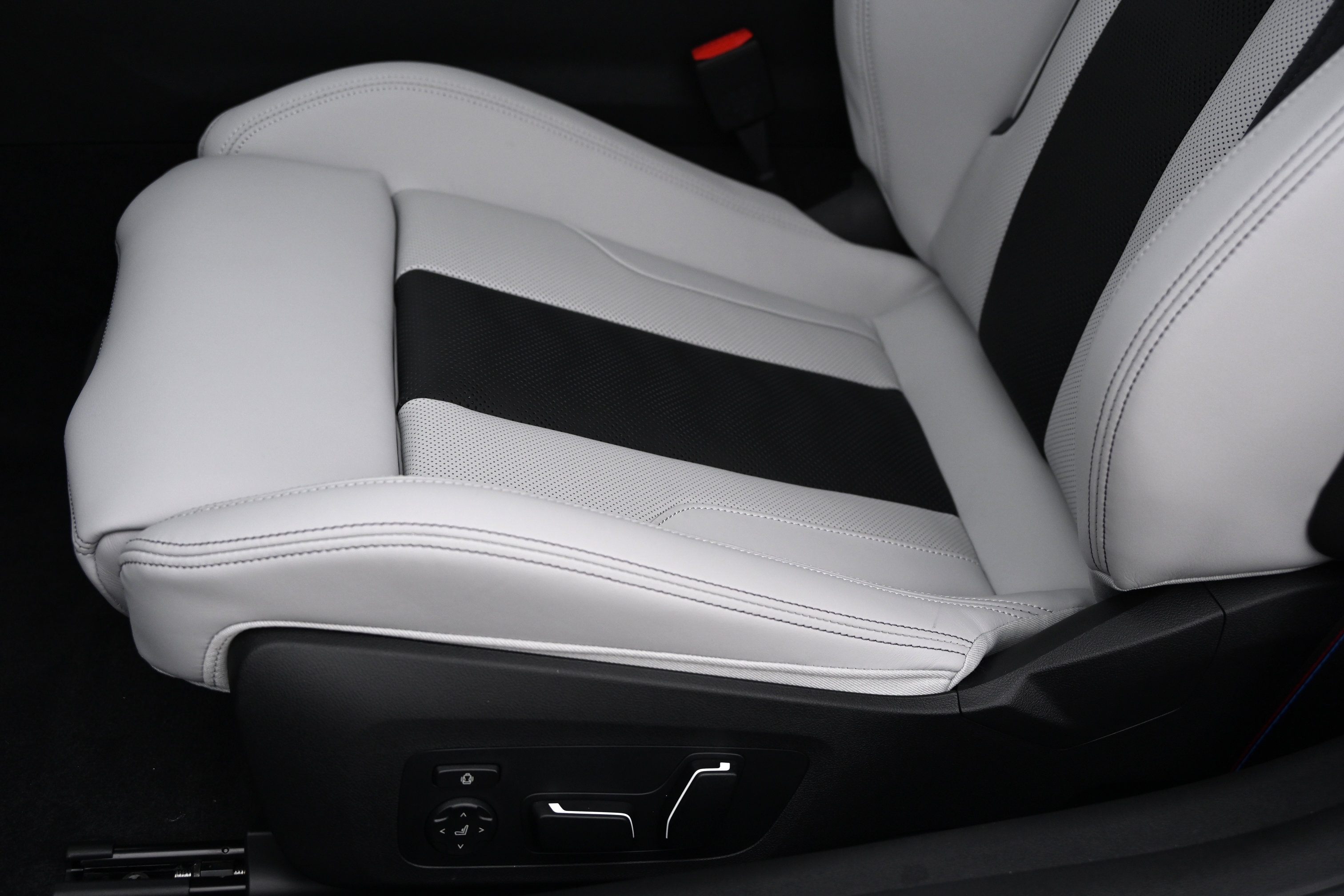 New 2026 BMW M4 Competition w/ Executive Package image 32