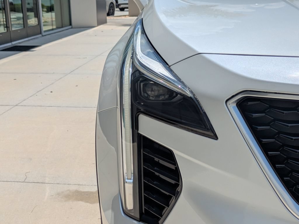 Used 2020 Cadillac XT4 Sport FWD image 11