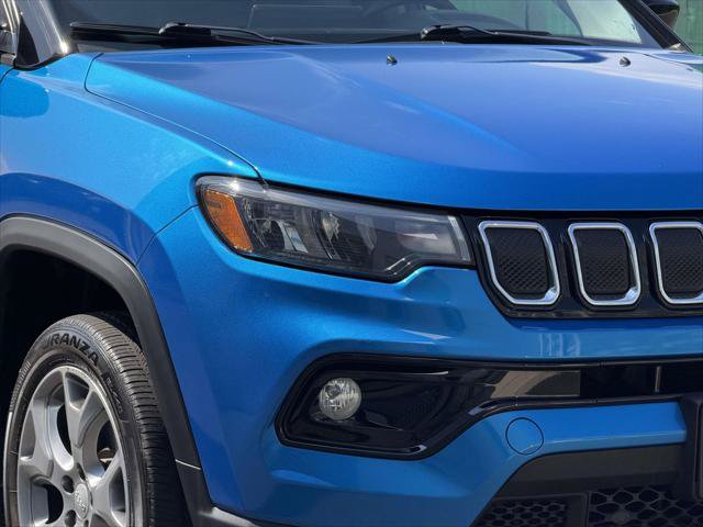 Used 2022 Jeep Compass Limited AWD/4WD image 11