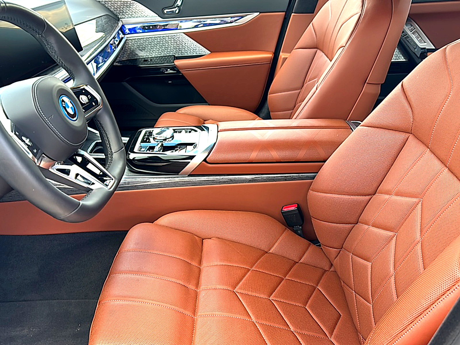 New 2024 BMW i7 xDrive60 w/ Executive Package AWD/4WD image 10
