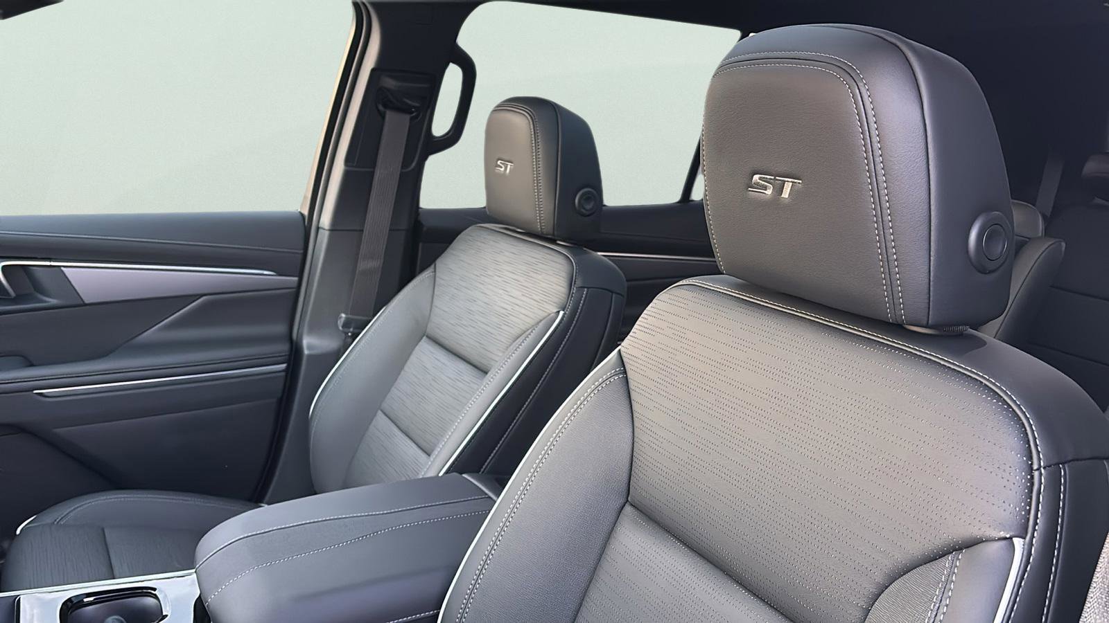 New 2026 Buick Enclave Sport Touring w/ Power Package image 13