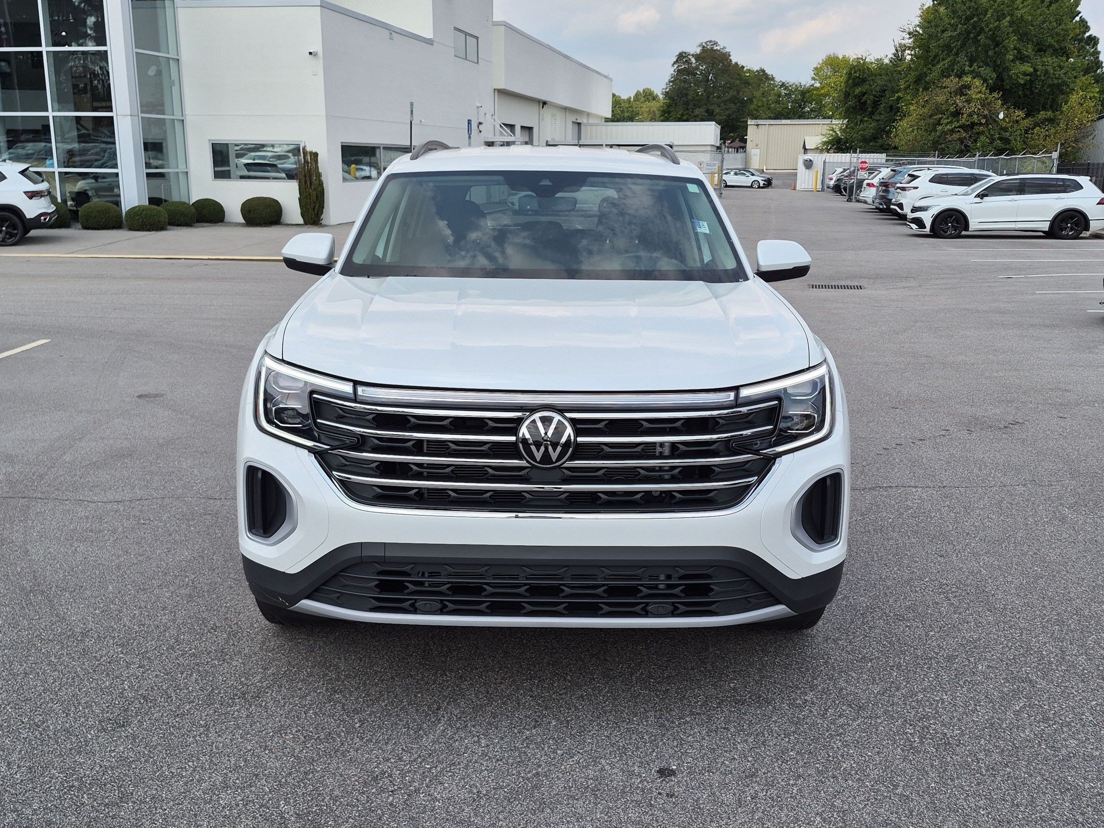 Used 2026 Volkswagen Atlas SE AWD/4WD image 8