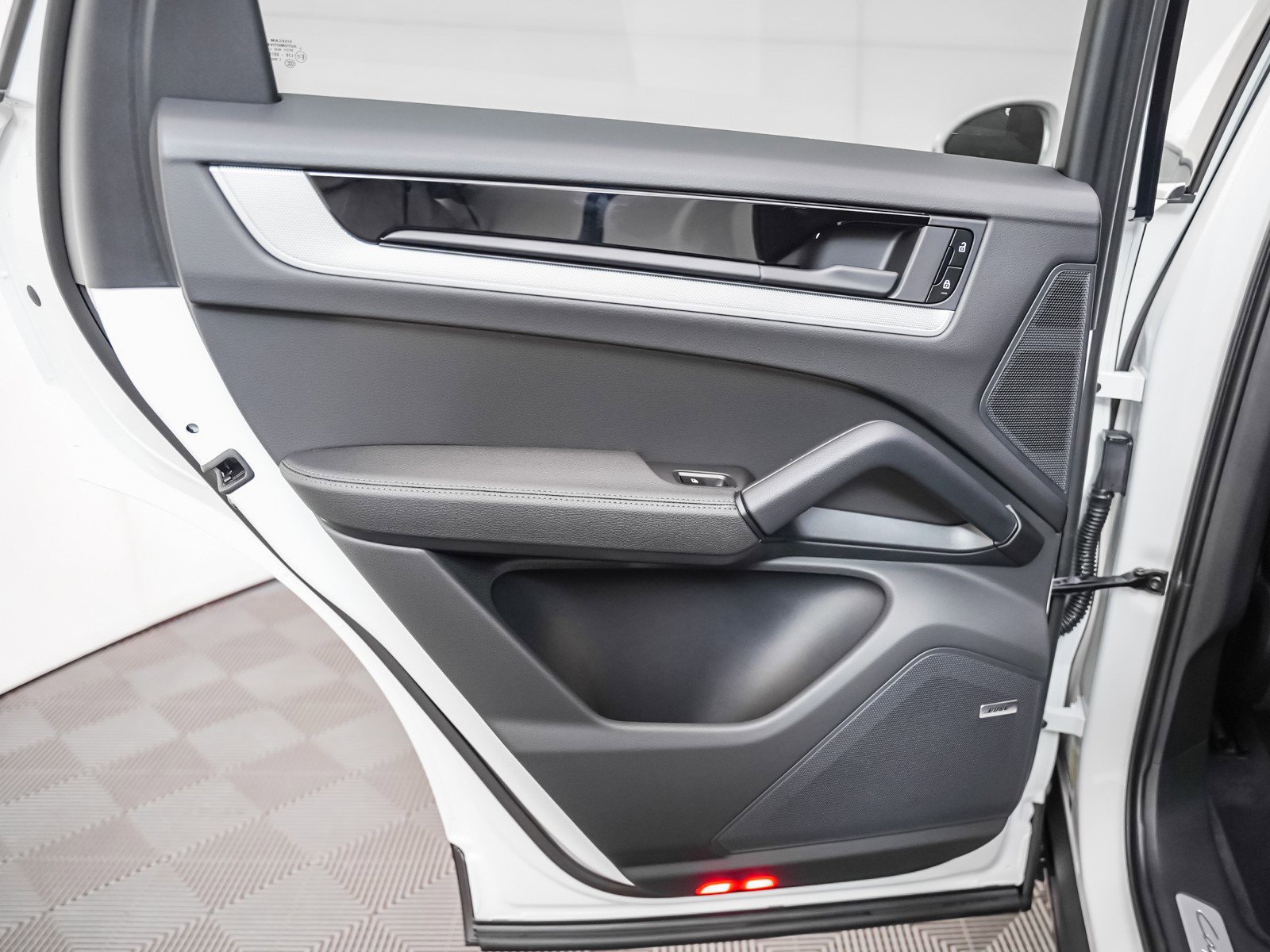 New 2026 Porsche Cayenne image 25