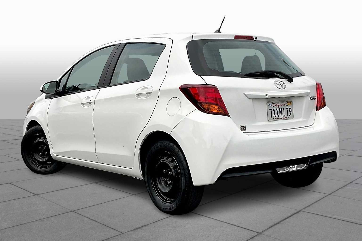 Used 2015 Toyota Yaris L FWD image 10