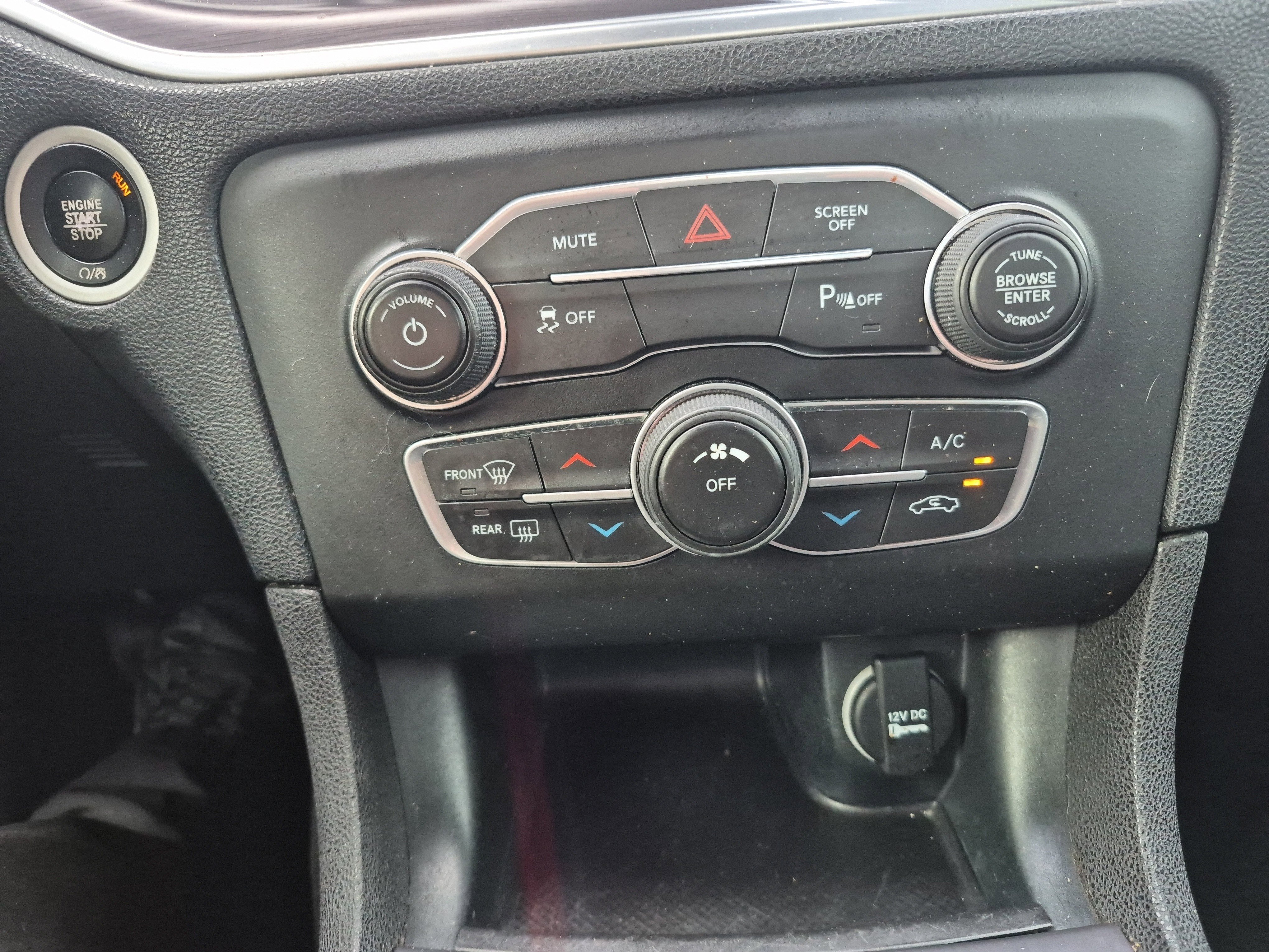Used 2017 Dodge Charger SE w/ Popular Equipment Group RWD image 30