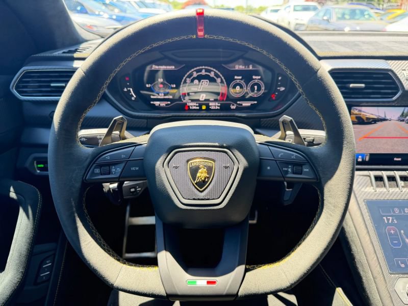 Used 2023 Lamborghini Urus Performante AWD/4WD image 22
