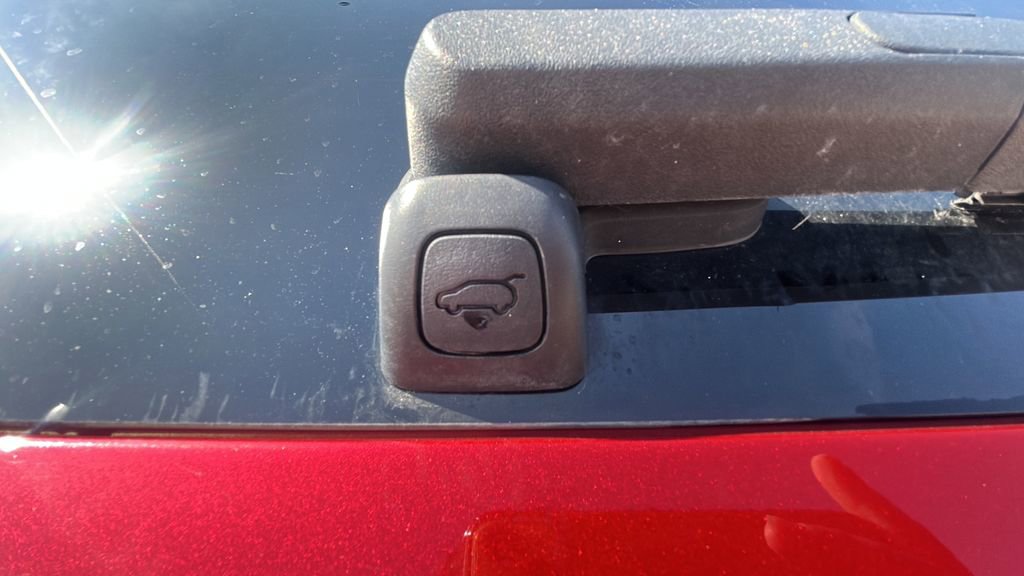 Used 2025 Genesis GV70 3.5T Sport w/ Sport Advanced Package AWD/4WD image 25