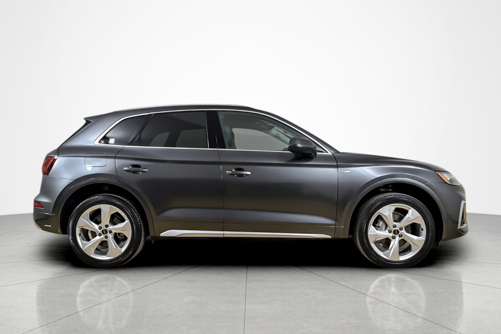 Used 2023 Audi Q5 2.0T Premium Plus w/ Premium Plus Package AWD/4WD image 6