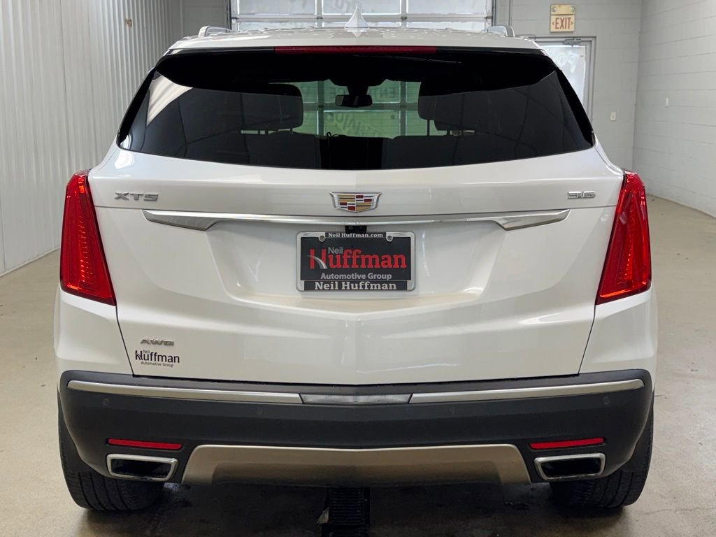 Used 2017 Cadillac XT5 Platinum w/ Driver Assist Package image 6