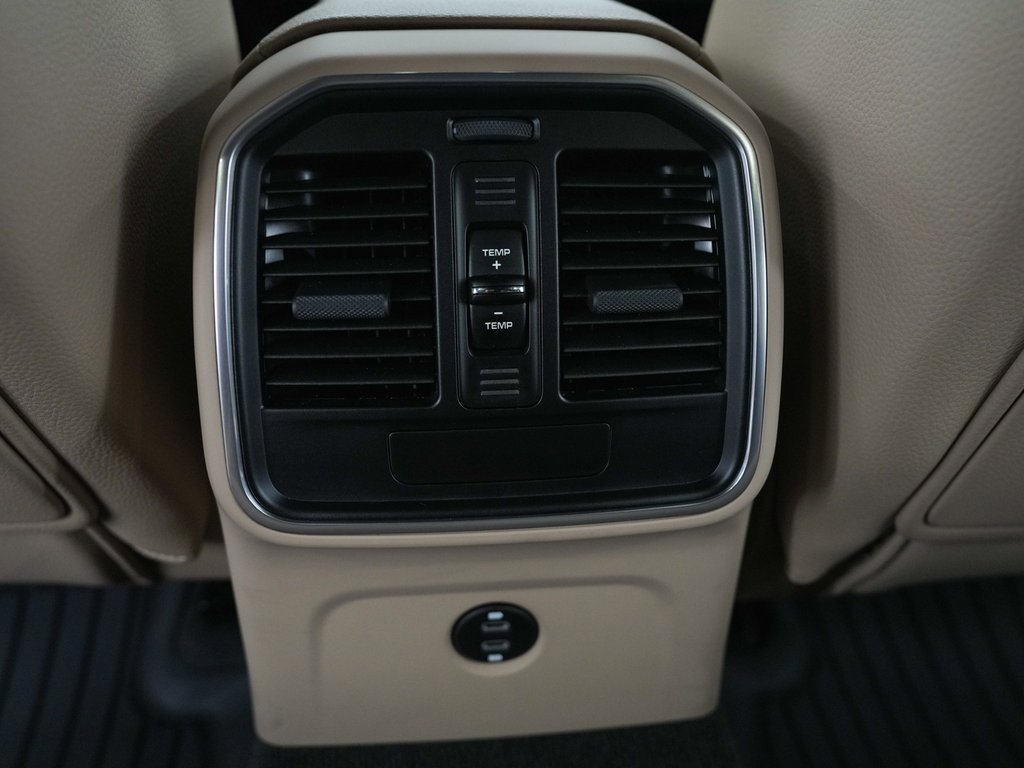 Used 2022 Porsche Macan S image 24