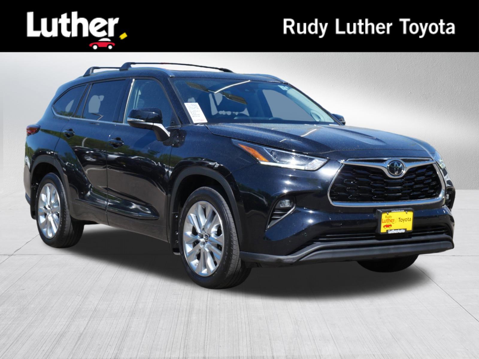Used 2023 Toyota Highlander Limited AWD/4WD image 1