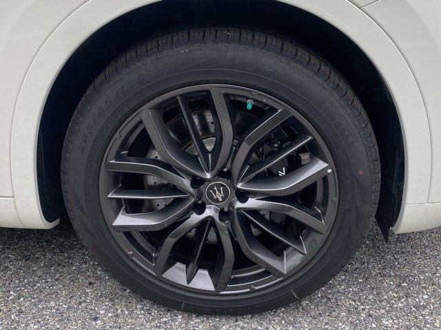 New 2024 Maserati Levante GT Ultima image 12