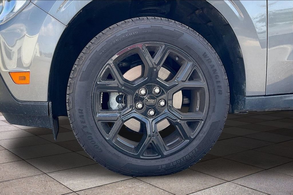 Certified 2025 Ford Maverick XLT w/ XLT Luxury Package AWD/4WD image 9