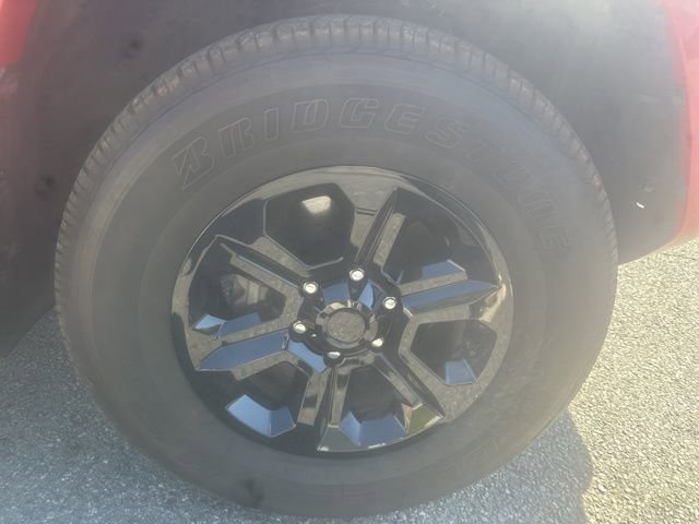 Used 2024 Toyota 4Runner SR5 AWD/4WD image 4