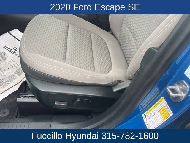 Used 2020 Ford Escape SE image 17
