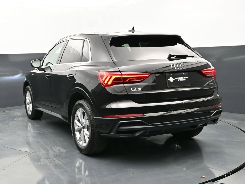 Used 2022 Audi Q3 2.0T Premium image 2