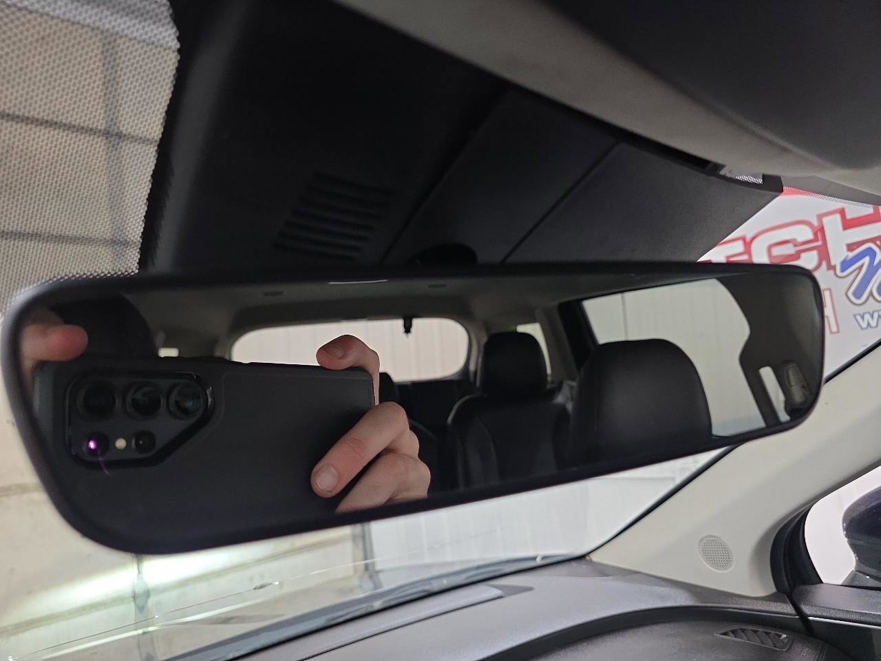 Used 2022 Kia Carnival LX FWD image 48