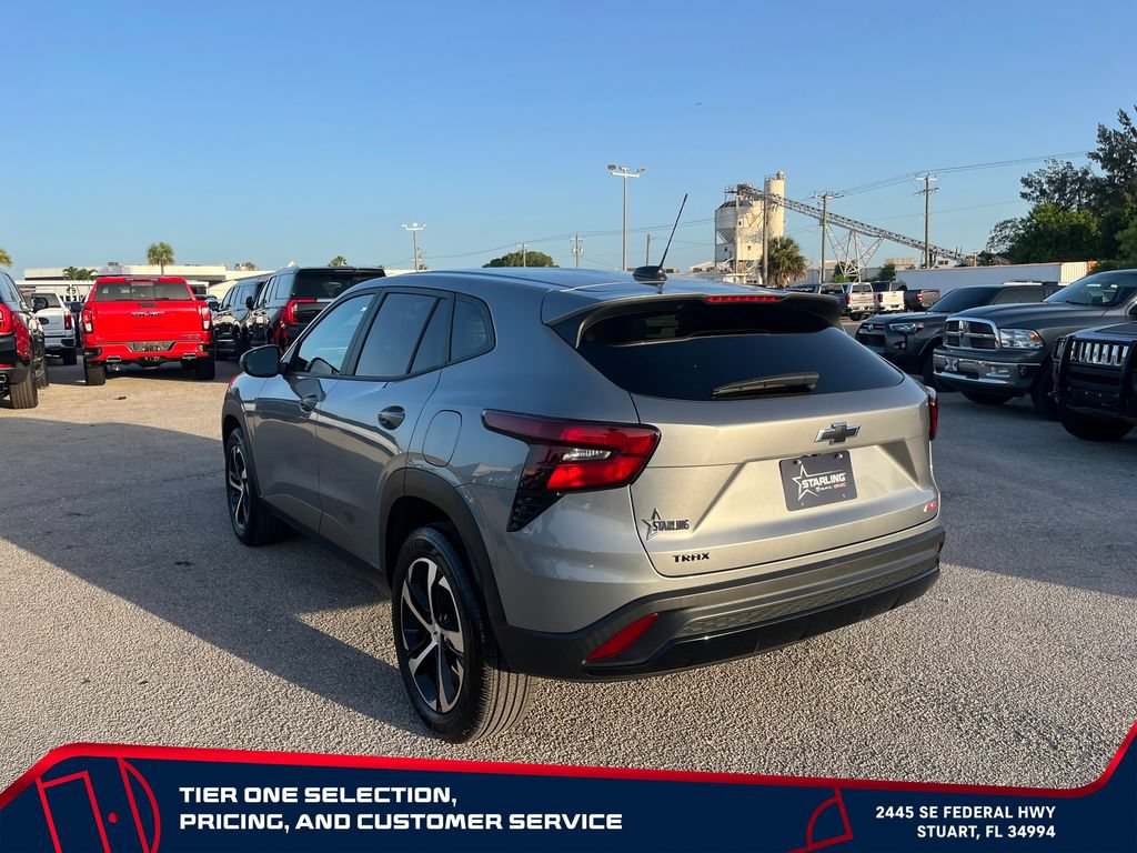 Certified 2024 Chevrolet Trax RS FWD image 7
