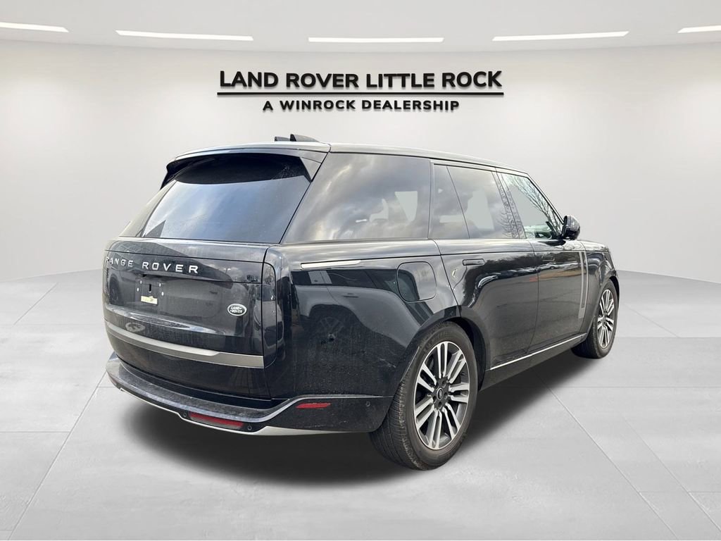 Used 2023 Land Rover Range Rover SE image 4