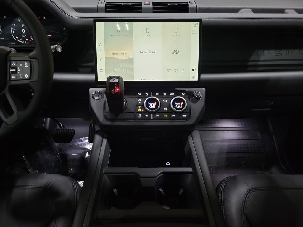 New 2026 Land Rover Defender 110 X-Dynamic SE image 26