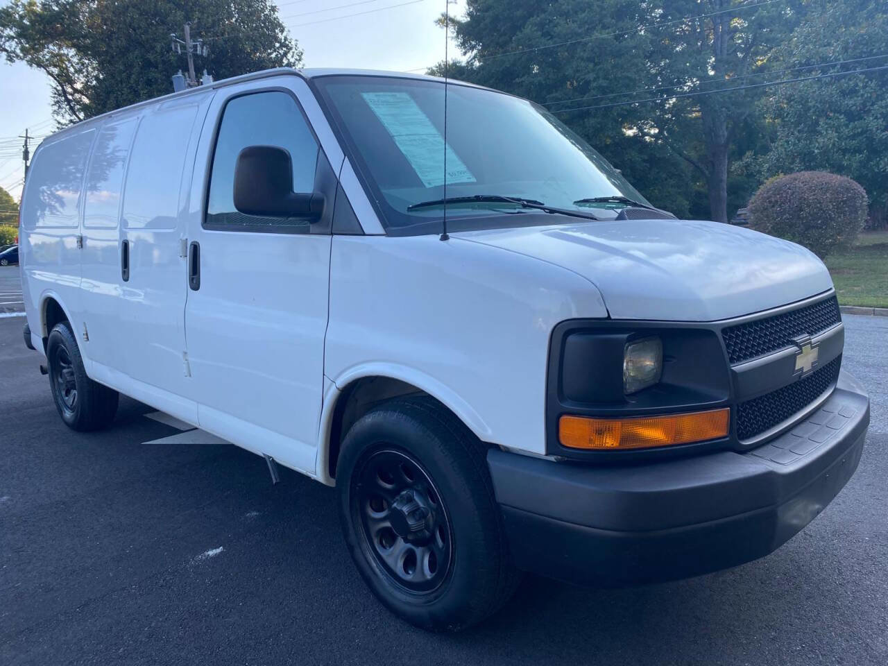 Used 2013 Chevrolet Express 1500 image 2